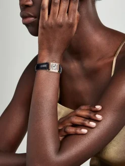 Classics Carrée Quartz Leather Strap Watch