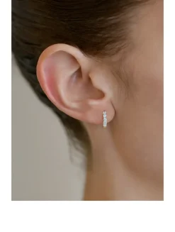 Classique 14K Gold Wide Pavé Mini Huggie Hoop Earring With Diamonds