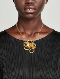 Geometric Rose Pendant Necklace