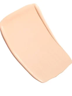 Illuminates - Hydrates - Protects