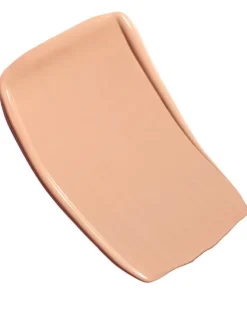 Illuminates - Hydrates - Protects