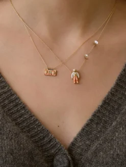 9K Gold Astronauta Perla Pendant Necklace