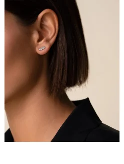 18K White Gold Classic Diamond Bar Stud Earrings