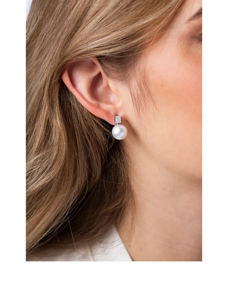 18K White Gold Pearl Earrings With Diamonds