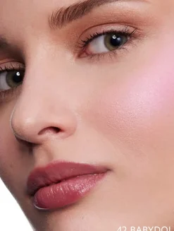 Make Me Blush Bold Blurring Blush