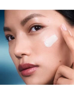 The Moisturizing Fresh Cream