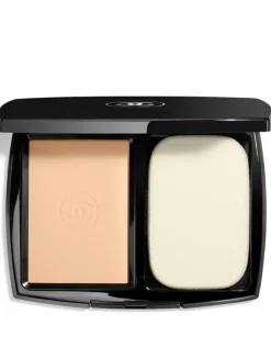 Ultrawear – All – Day Comfort Flawless Finish Compact Foundation